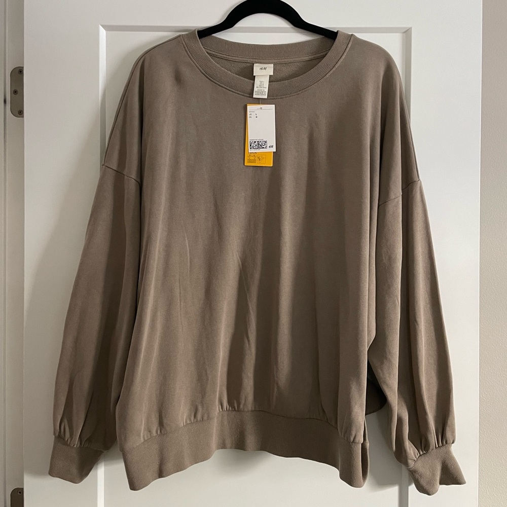 NWT H&M Crewneck